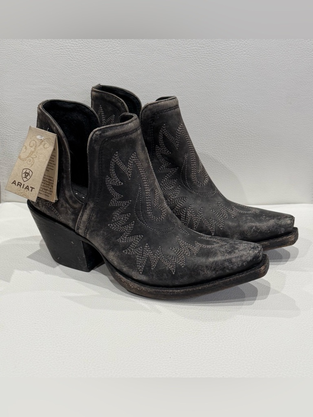 Ariat Dixon Western Boot Short Naturally Distressed Black Bootie Womens Size 6.5
